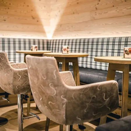 Dolasilla Mountain Panoramic Wellness Hotel La Villa (Trentino Alto Adige)