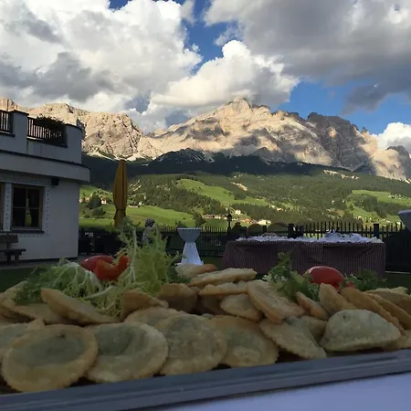 Dolasilla Mountain Panoramic Wellness La Villa (Trentino Alto Adige)